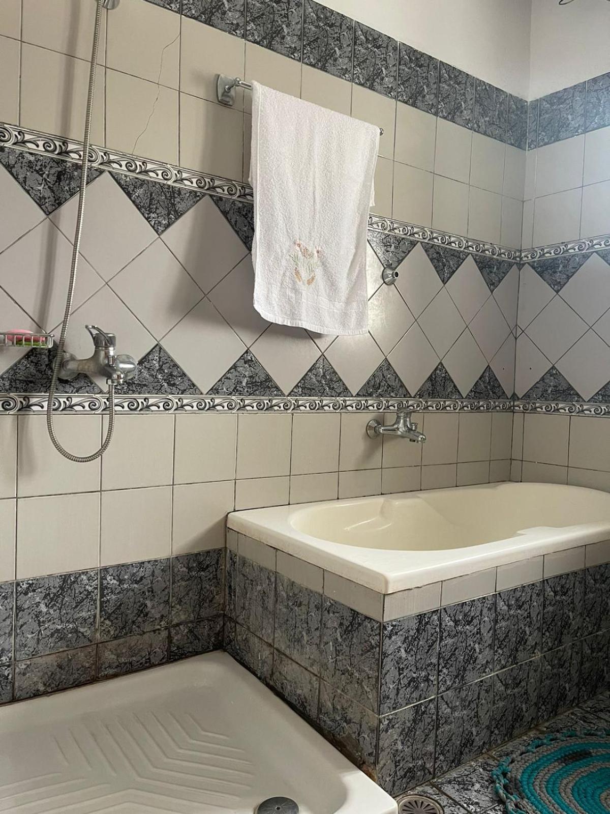 Guest House Lengo Gjirokaster Luaran gambar
