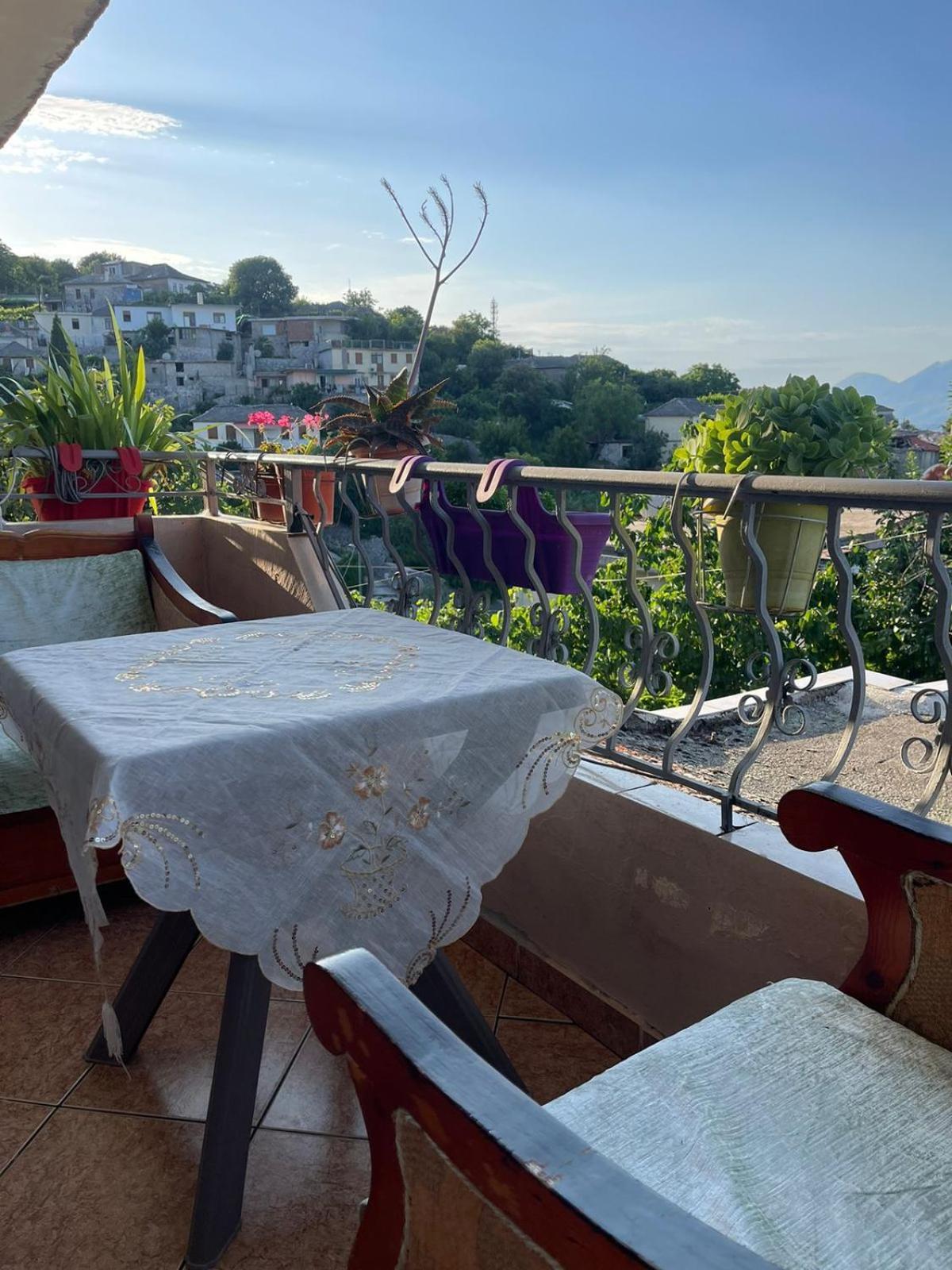 Guest House Lengo Gjirokaster Luaran gambar