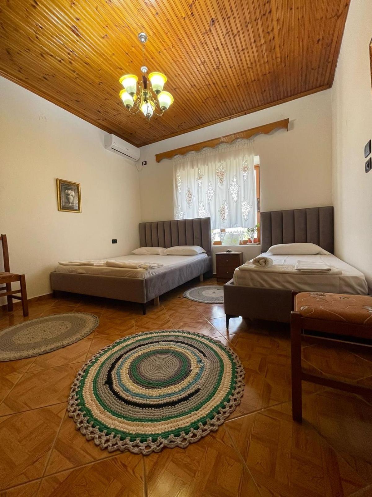Guest House Lengo Gjirokaster Luaran gambar