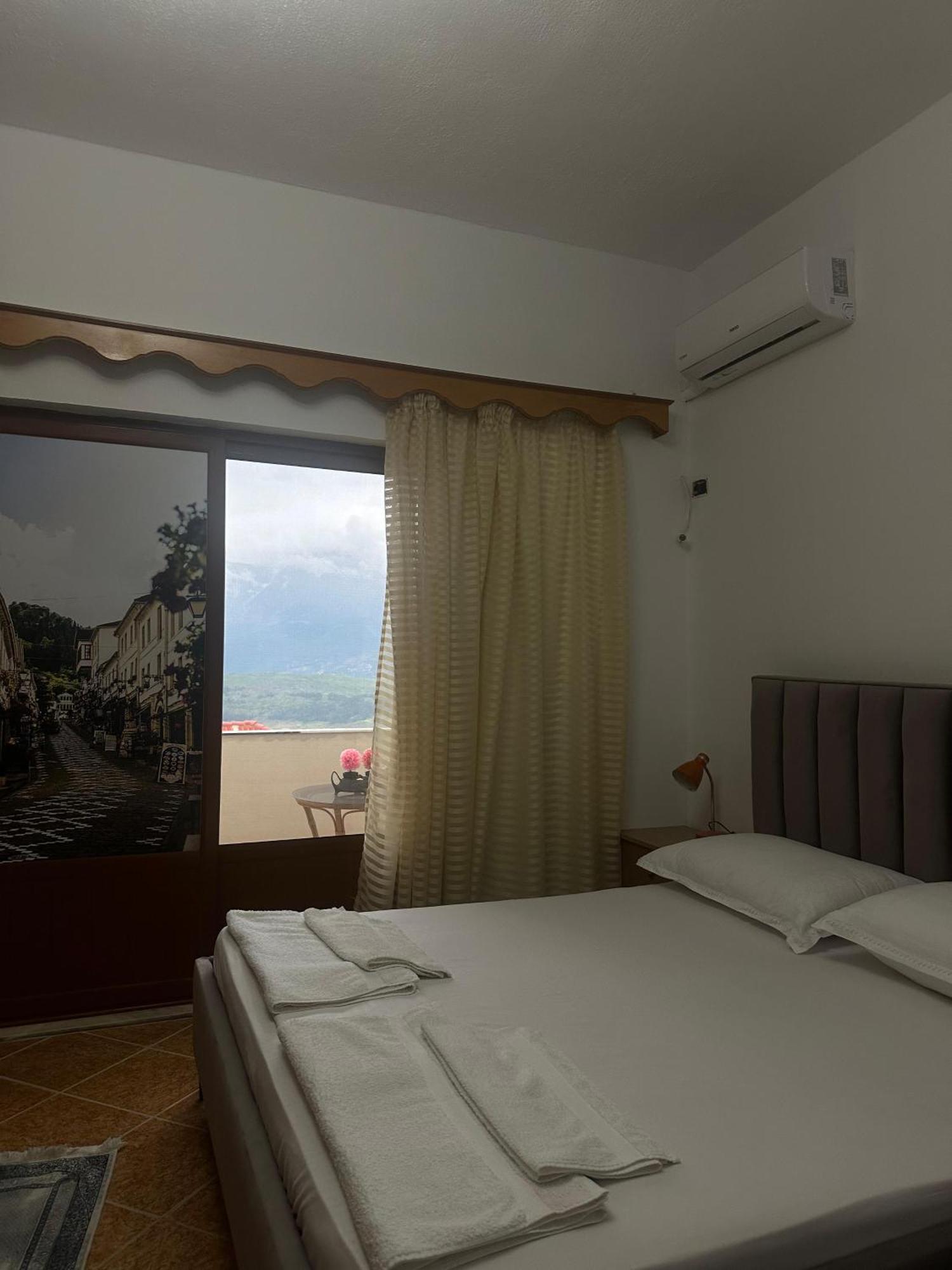 Guest House Lengo Gjirokaster Luaran gambar