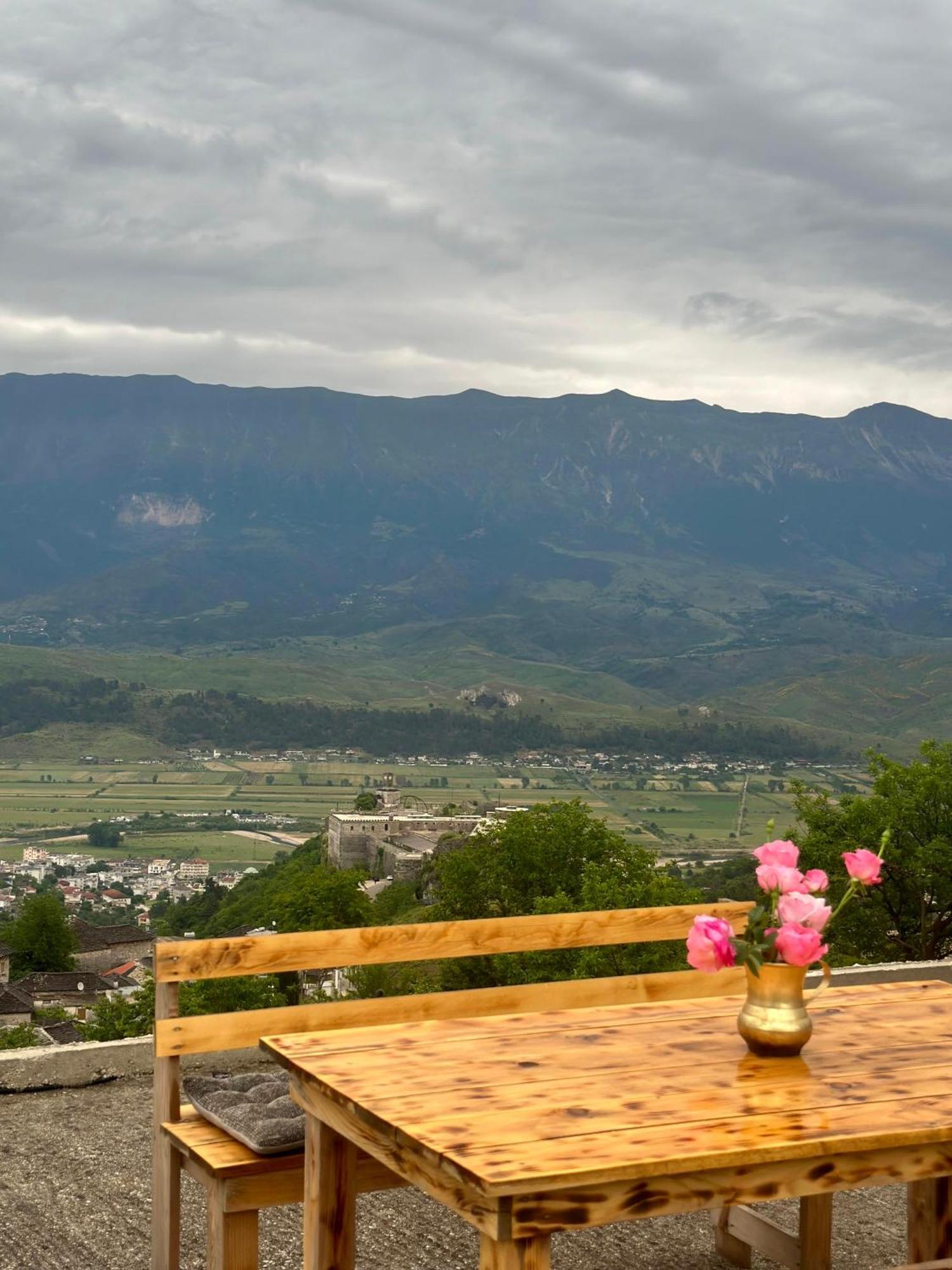 Guest House Lengo Gjirokaster Luaran gambar