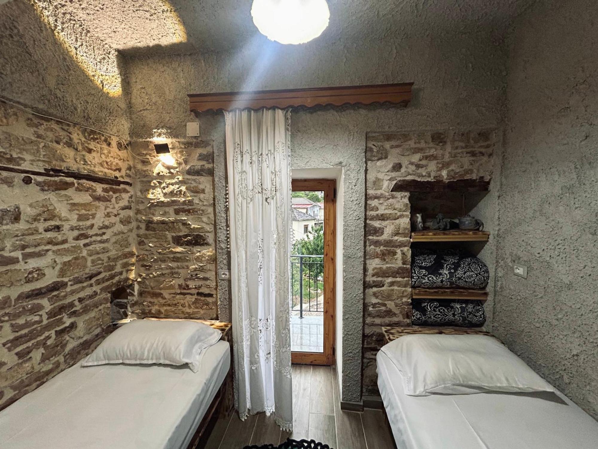 Guest House Lengo Gjirokaster Luaran gambar